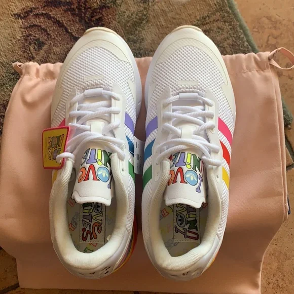 新品adidas ZX 1K Boost Prideブーストプライドスニーカー ZX 1Kブースト “プライド” GW2418を購入 - Novelship